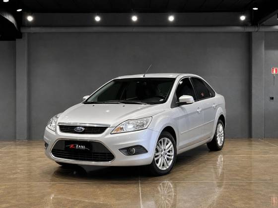 FORD FOCUS 2.0 GHIA SEDAN 16V FLEX 4P MANUAL